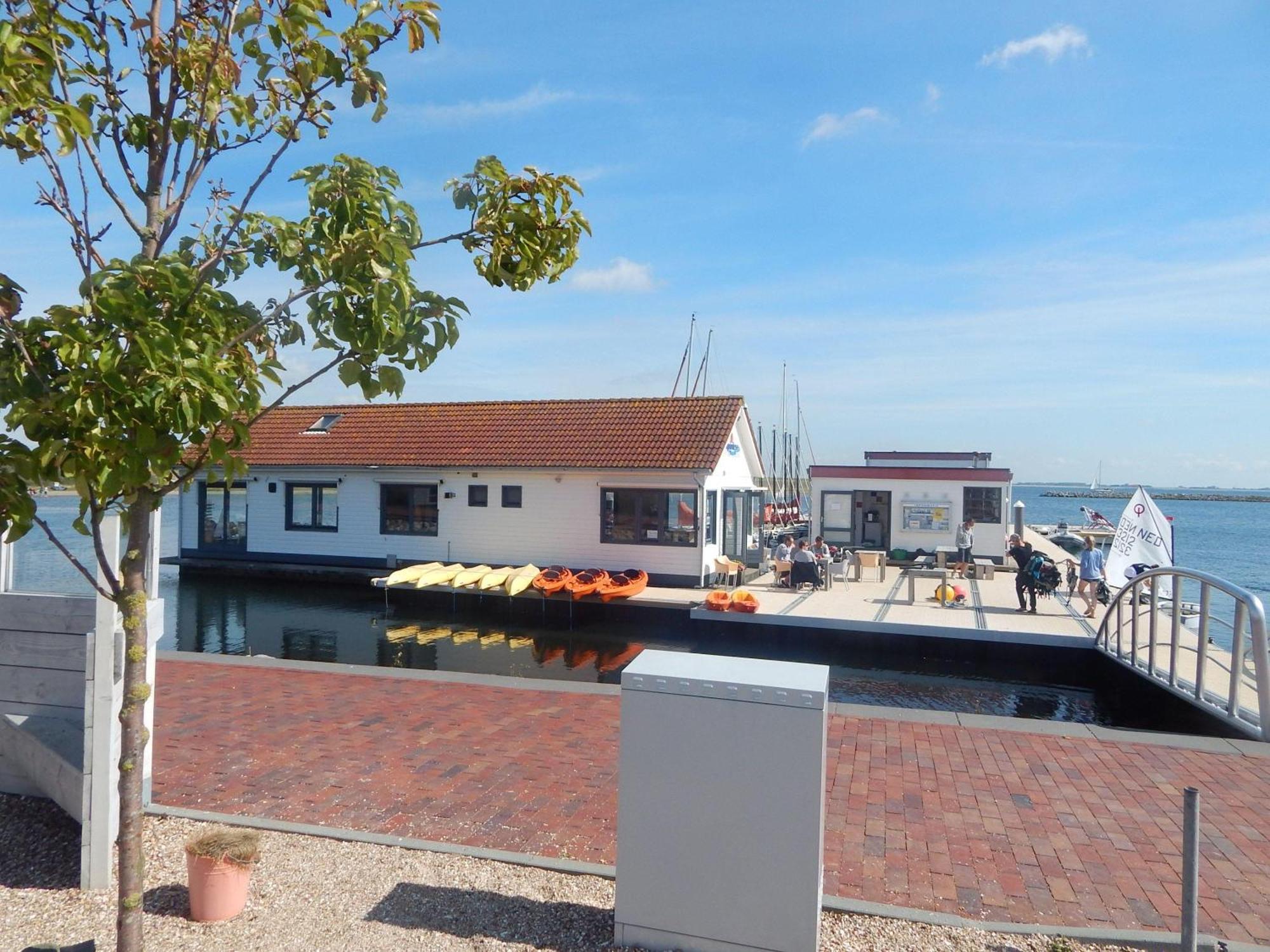 Wunderschoenes-Freistehendes-Ferienhaus-An-Der-See-Sauna-Strand-Yachthafen-Wlan بروينسي المظهر الخارجي الصورة