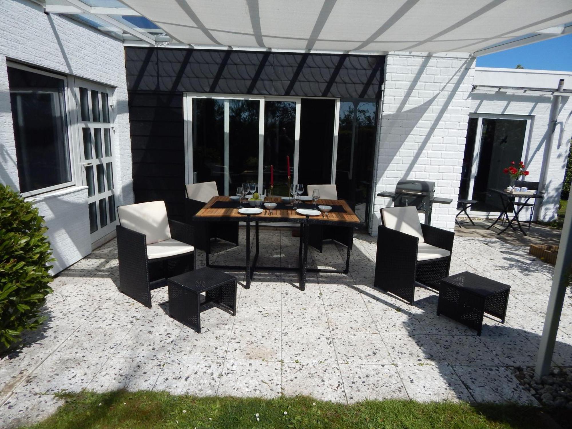 Wunderschoenes-Freistehendes-Ferienhaus-An-Der-See-Sauna-Strand-Yachthafen-Wlan بروينسي المظهر الخارجي الصورة