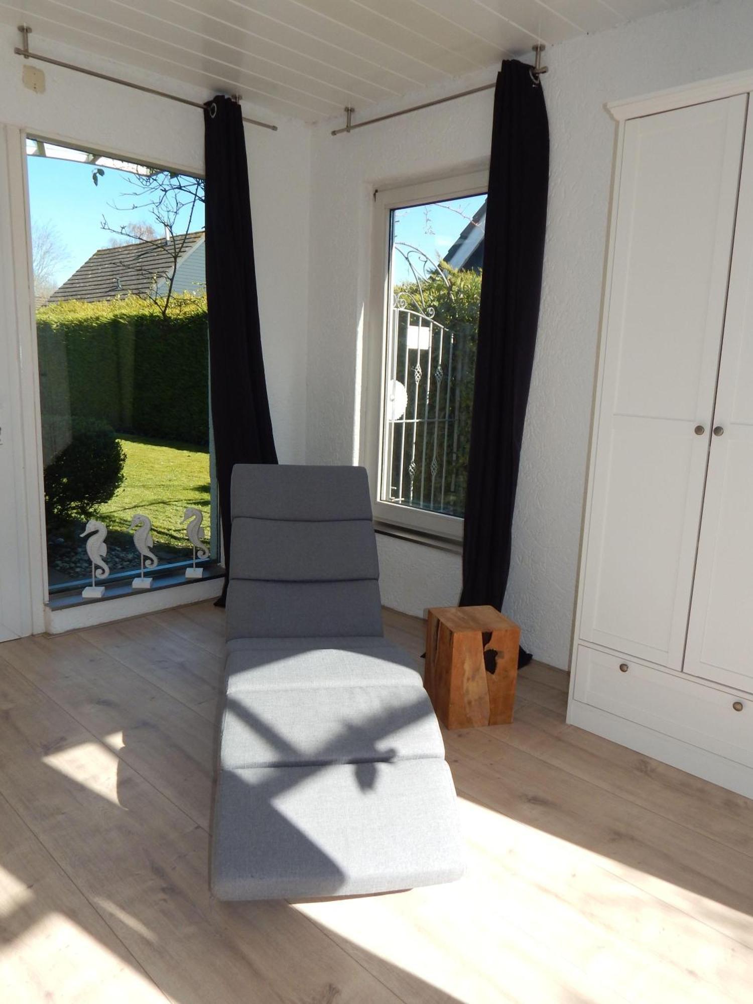 Wunderschoenes-Freistehendes-Ferienhaus-An-Der-See-Sauna-Strand-Yachthafen-Wlan بروينسي المظهر الخارجي الصورة