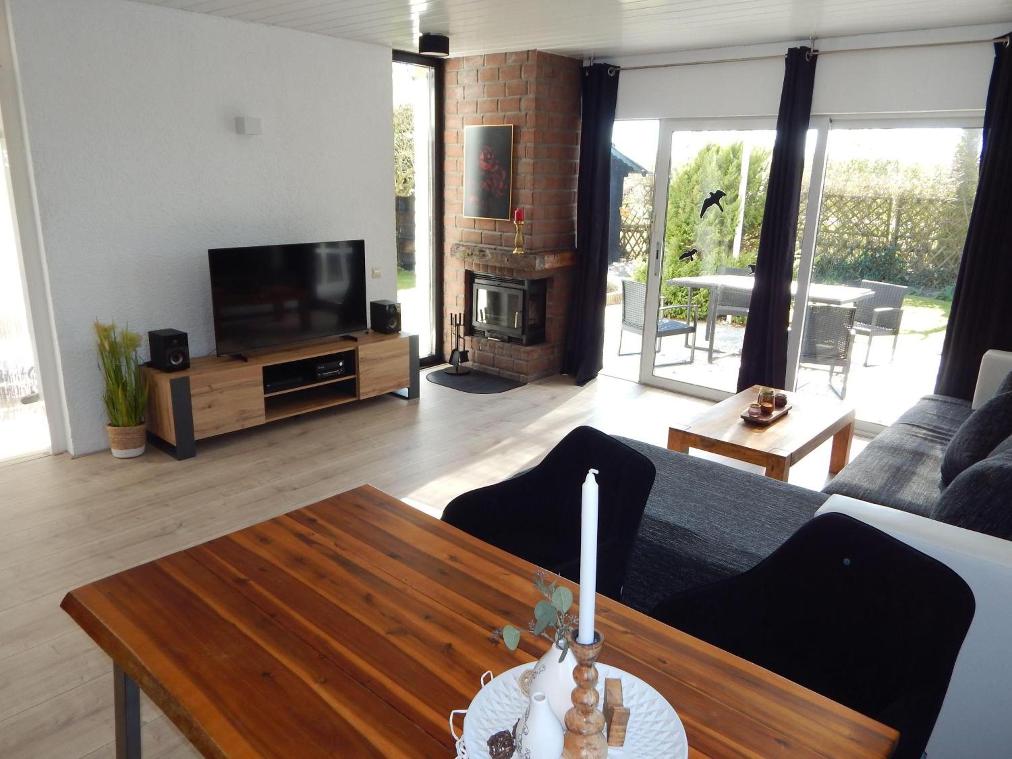 Wunderschoenes-Freistehendes-Ferienhaus-An-Der-See-Sauna-Strand-Yachthafen-Wlan بروينسي المظهر الخارجي الصورة